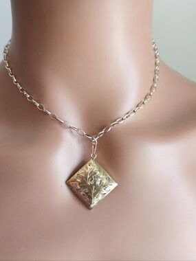 Sterling Silver Floral Engraved Pendant Necklace - Women's Jewelry